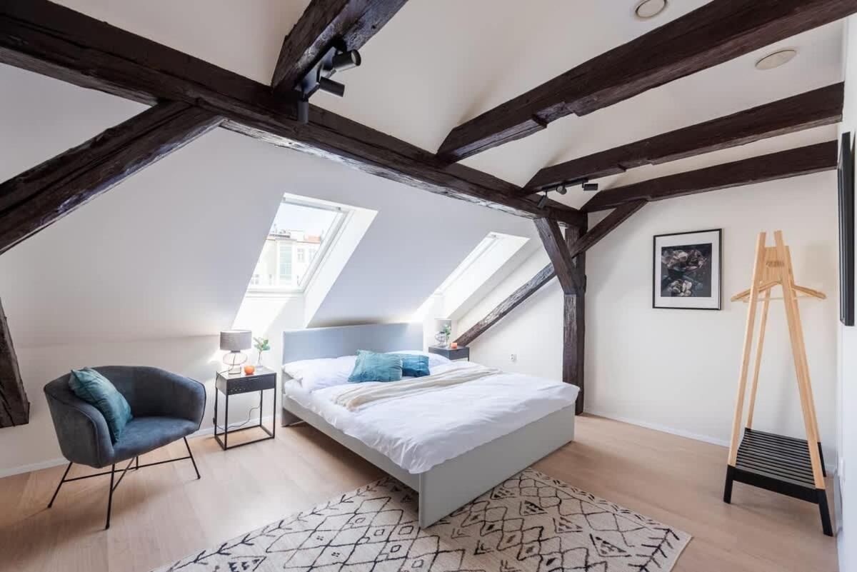 Apartment Zesty Family Friendly Elevator Access Old Town